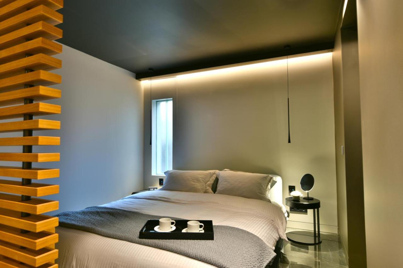 Nikiou Suites Luxury Residence Athènes Extérieur photo